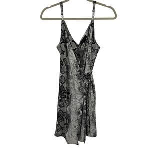Sanctuary Spaghetti Strap Wrap Dress Size XL Black Animal Snake Print Knee Lengt
